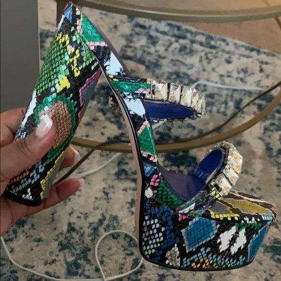 Lemon Drop Rhinestone Sandals - Picture 3 of 3